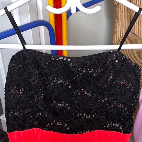 Dress - Picture 2 of 4